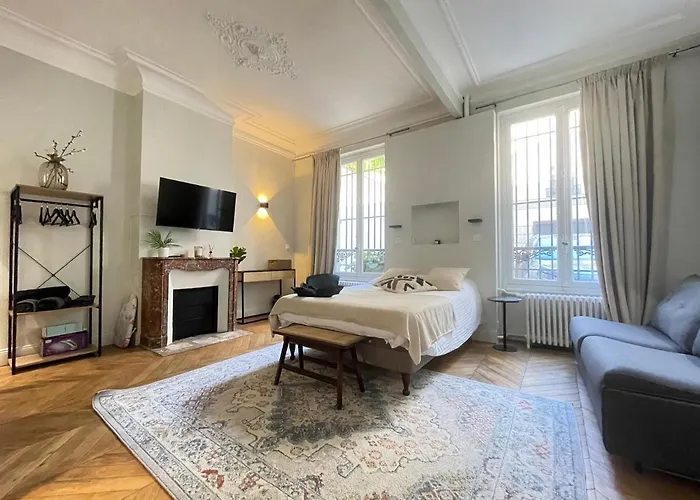 Cozy Studio Champs Elysee Arc De Triomphe 2