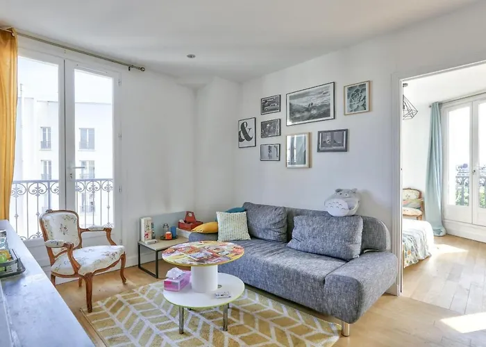 Beautiful Apartment In Belleville