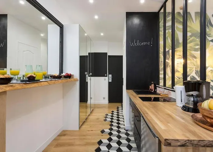 Architect S Designer Studio Walking Distance To The Eiffel Tower