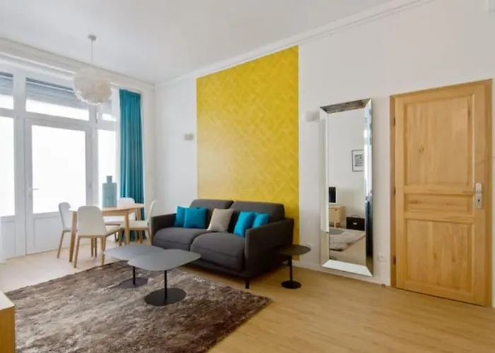 Cozy 2 Bedroom Apartment In Paris