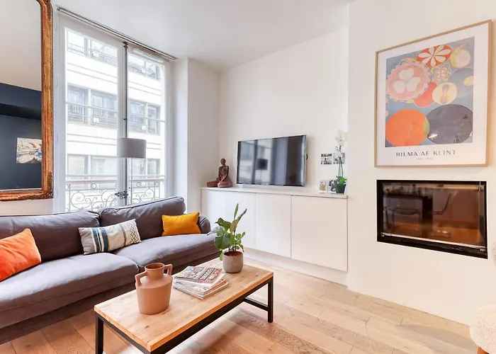 Gorgeous 2 Bdrs Flat In A Prime Location - Opera
