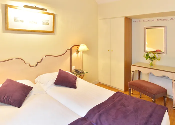Hotel Suites Unic Renoir Saint-Germain