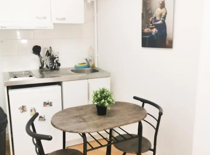Studio Moderne, Lumineux