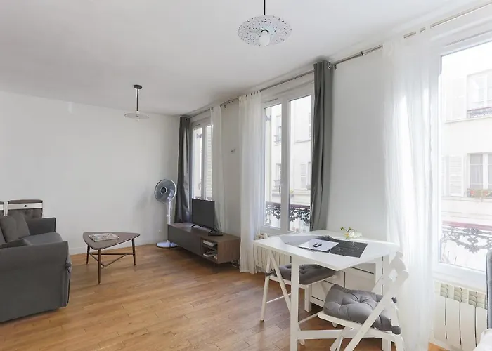 Eiffel Tower Royal Apartment