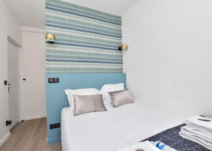 Cosy Bedroom - Tour Eiffel Champs De Mars 2A