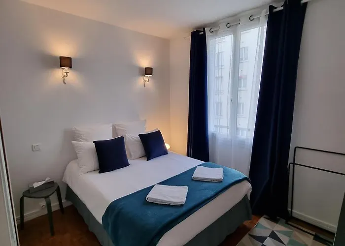 Double Bed Room Homestay Shared Accommodation