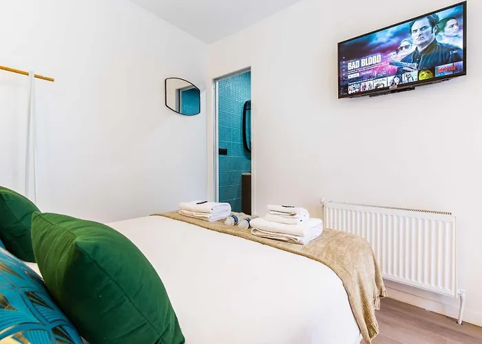 Cosy Bedroom - Tour Eiffel Champs De Mars 15B