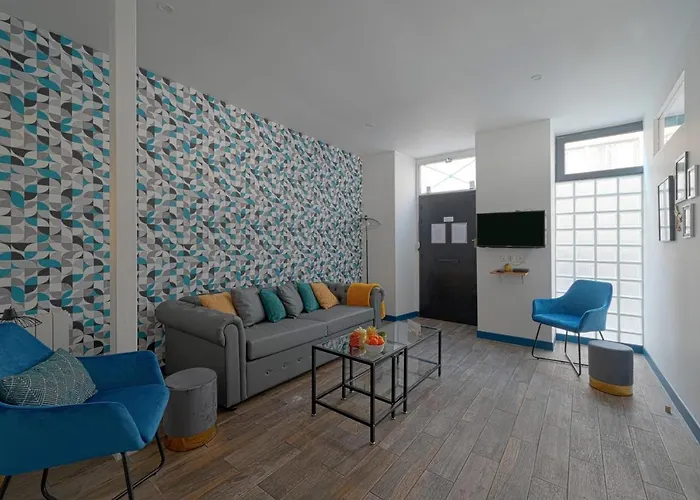 Atypical & Spacious Apartment Close To Most Beautiful Park Morceau
