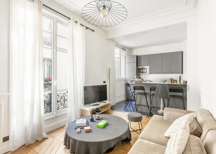 Appartement 80M2 Derriere Avenue Montaigne 8Eme