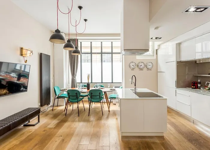 Design Et Confort Near Champs Elysees