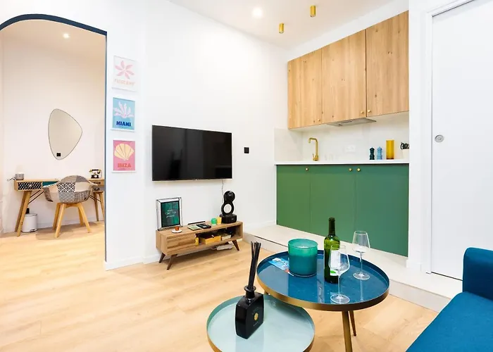 Andy Home - Cosy Studio Near The Eiffel Tour