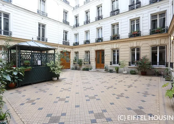 Arc De Triomphe - Luxury With A Sense Of Home