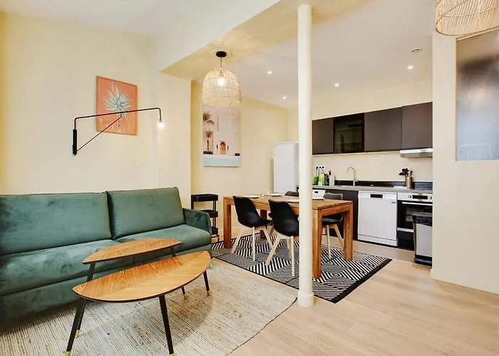 New And Bright Apartment 4 People