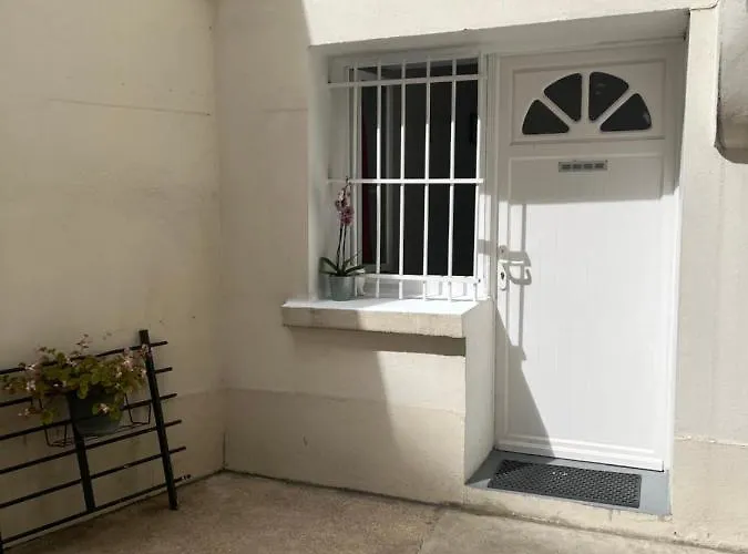 Studio 13M2 Paris 15 Quartier Commerce