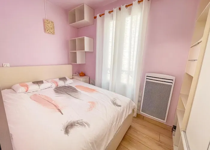 Pink Warm Studio Near Arc De Triomphe