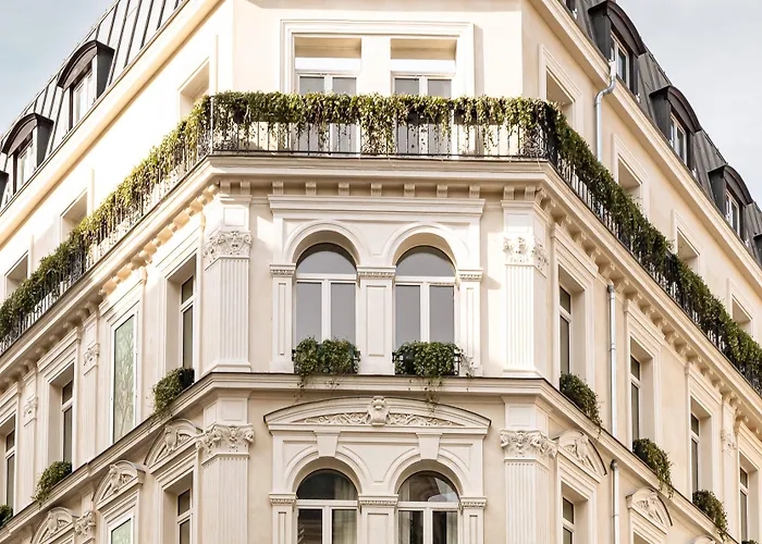 Chateau des Fleurs - Paris Champs-Elysees