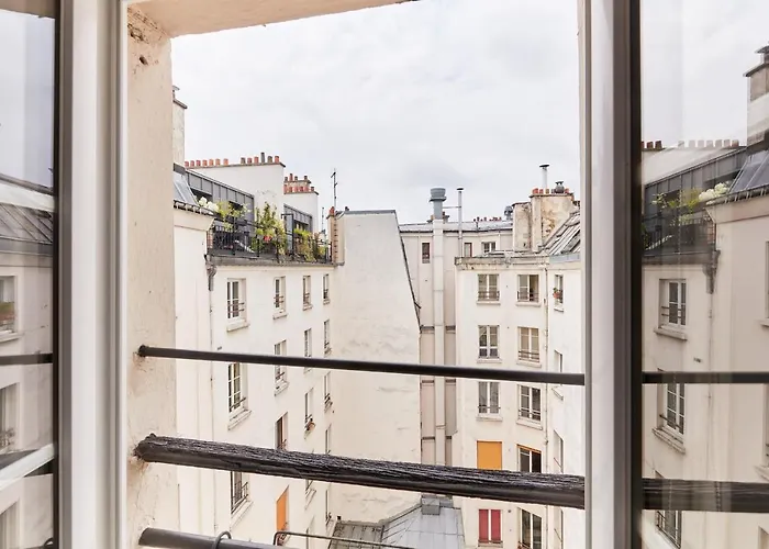 Montmartre - Rue Richer City Apartment