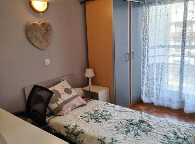 Chambre De 11 M2 Avec Balcon