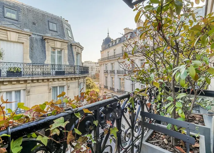Chalgrin Boutique Hotel