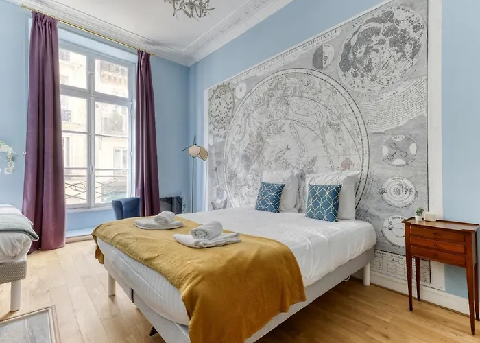 The Typical Parisian Flat - Louvre Royal - Paris 1