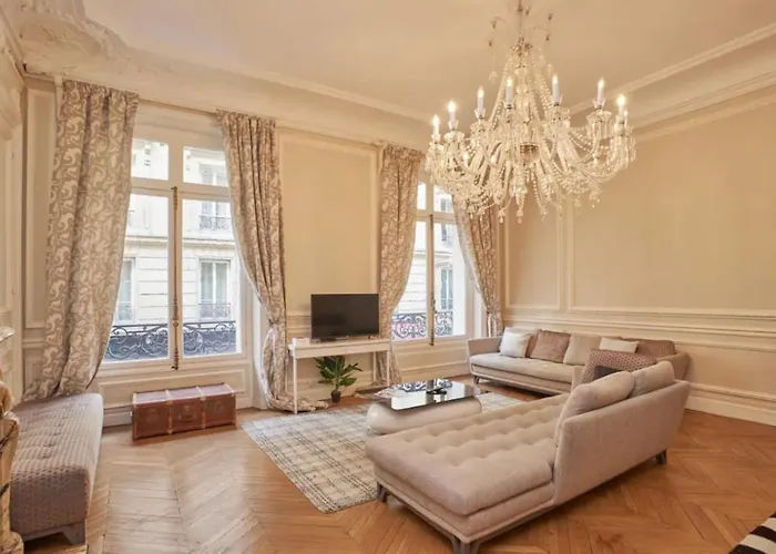 Glamorous Apartment, Excellent Location