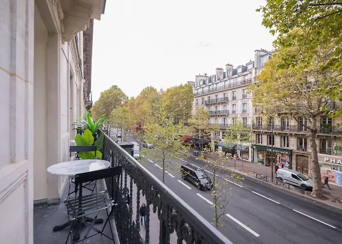 Modern And Cosy Flat In The Heart Of Notre Dame