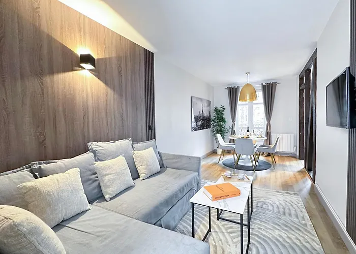 Champs-Elysees Finest Flat