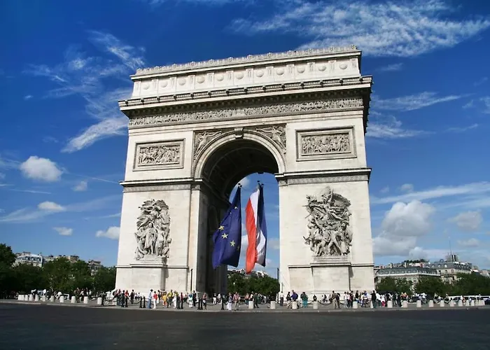 Studio Cosy 2P Face Arc De Triomphe