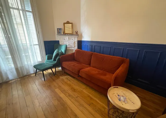 Large Family Typical Parisian Appartment