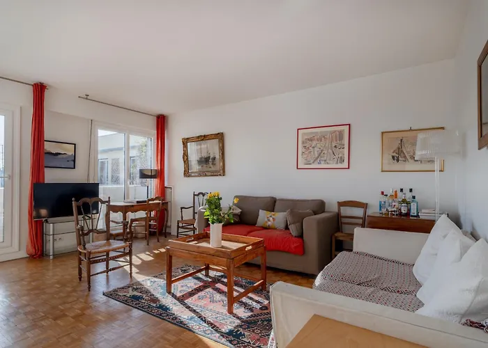 Eiffel Tower Loft Residence