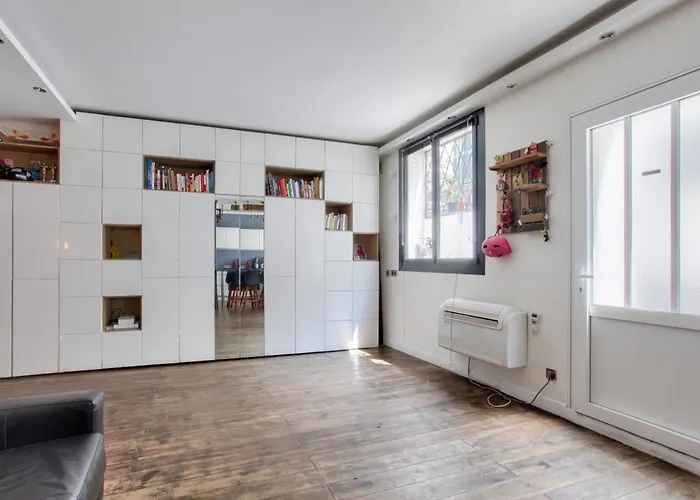 Spacious Apartment Of 100 M In Souplex