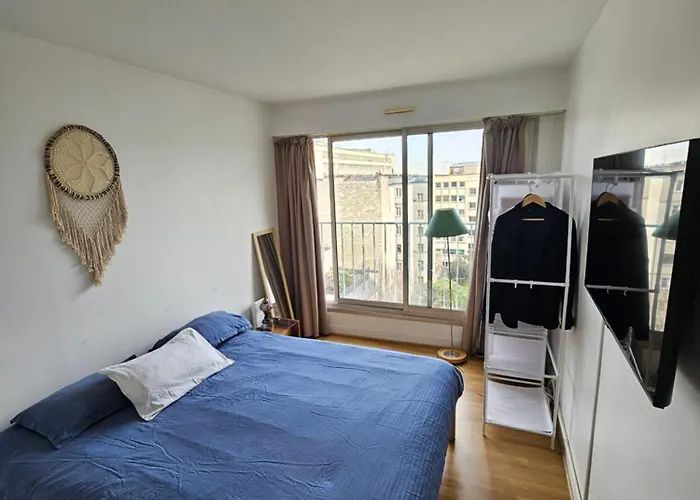 Homestay Private Room Only, Spacious Room In A Lovely Central Appartment