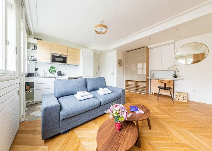 Superb Trocadero Eiffel Tower Apartment