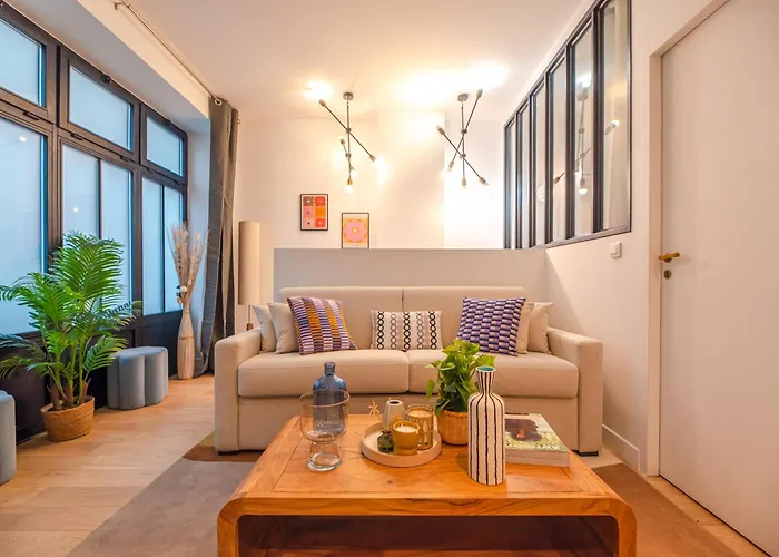 Wonderful Flat In The Marais