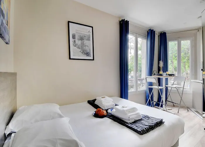 Charming Studio Boulevard Magenta