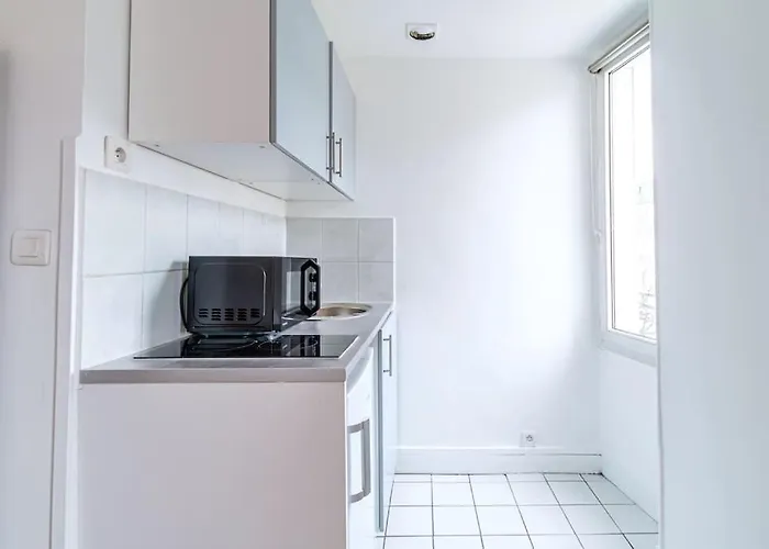 Studio Proche Boulevard Voltaire