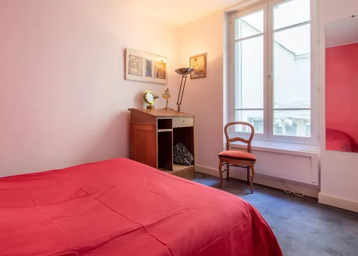 Spacious 1 Bedroom Apartment In Paris