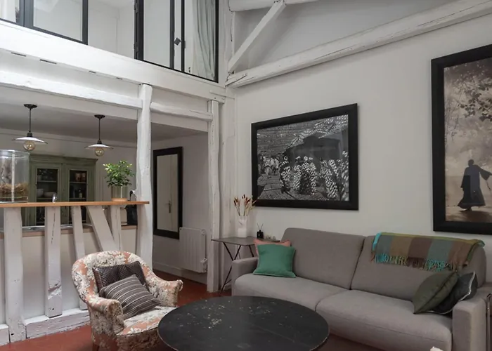 Atypical Duplex Near Pere Lachaise
