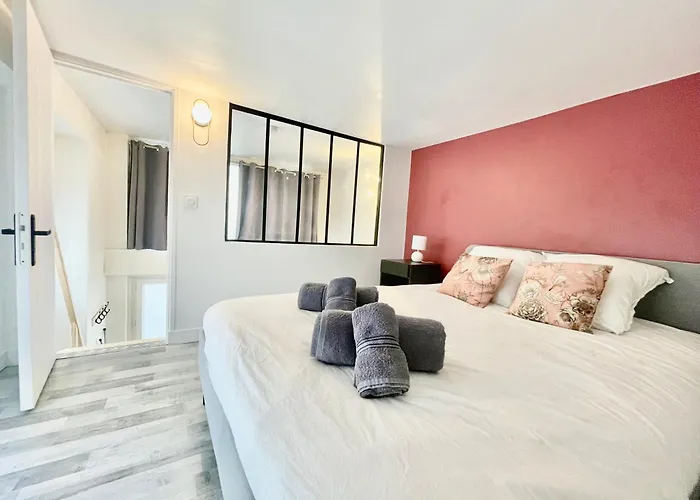 Homely & Charming Parisian Duplex - Near Marais