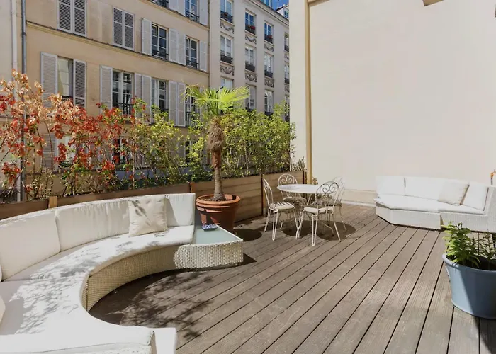 Champs-Elysees/President Palace.Terrace & Parking