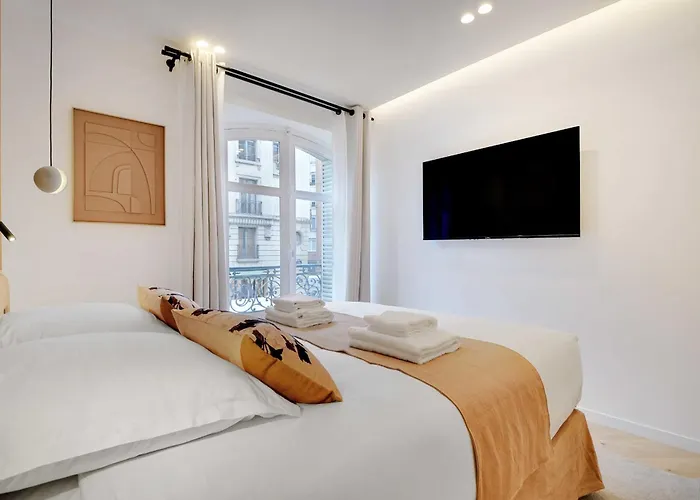 Incredible Flat - 4 Br-10P - Matignon - Champs Elysees