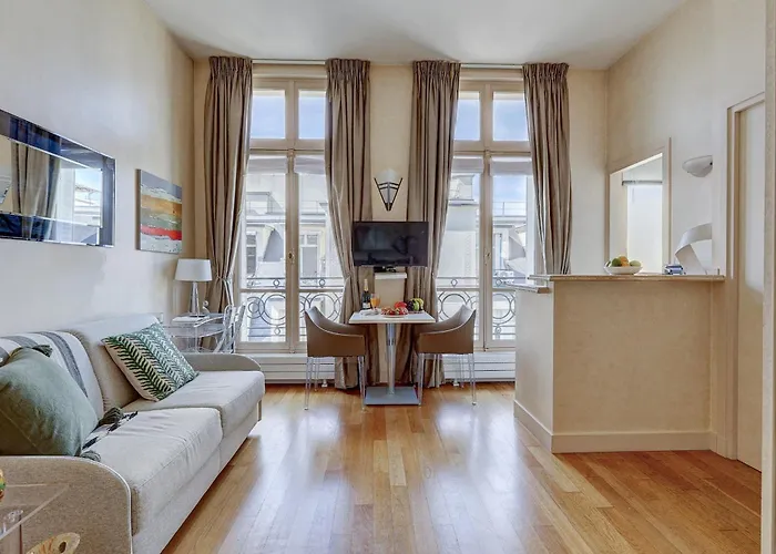 Avenue Des Champs-Elysees - Cityapartmentstay