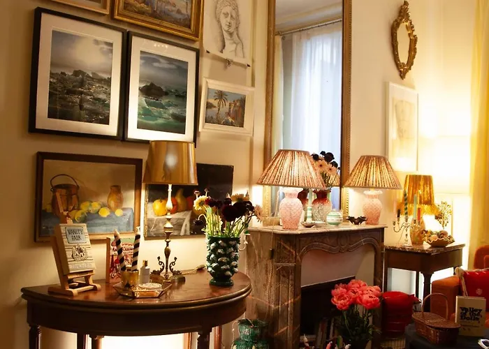 Arc De Triomphe Chic Room