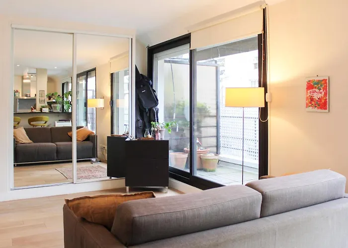 Bright Apartment With Unobstructed View