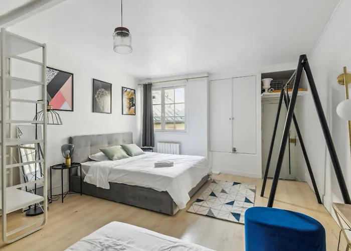 Pont Neuf & Jardin Du Luxembourg - Cityapartmentstay
