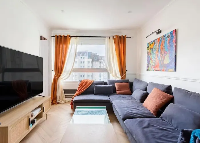 Cosy Haussmanian Apartment