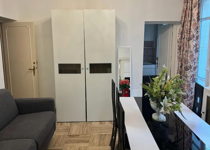 3 Pieces 64 M2 Dans Paris 16, 2 Minutes Du Metro Michel Ange Auteuil, 6 Personnes