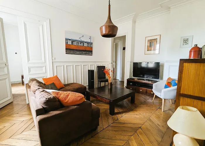 Appartement Typique Et Confortable - Voltaire
