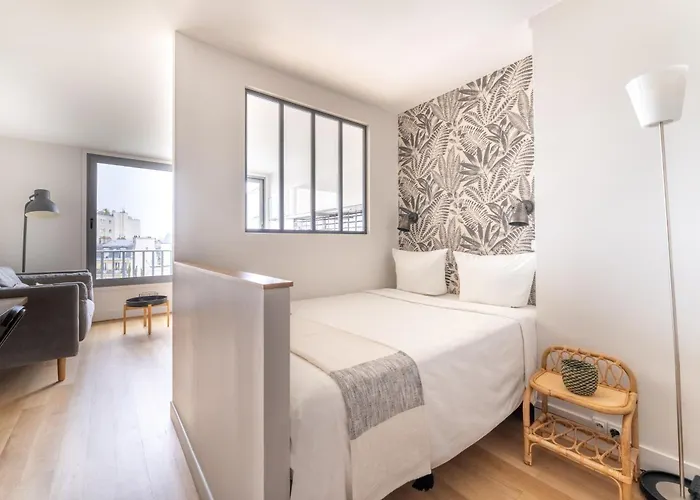 La Suite D\'Arc De Triomphe