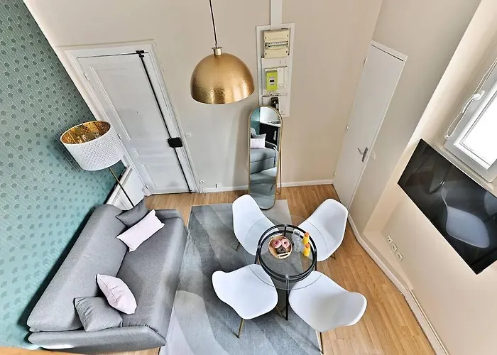 Appartement Avec Mezzanine Au Centre De Paris - II